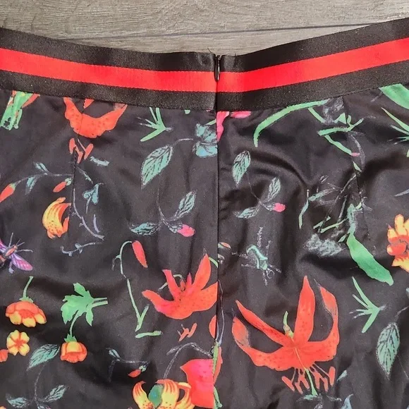 Fashion Nova Black Floral 2 piece pants  with crop top size S - Picture 11 of 11